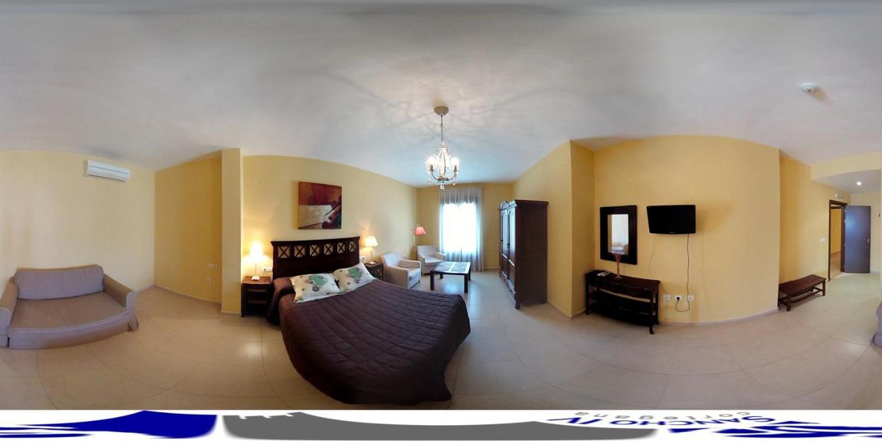 Apartamentos Sancho IV กอร์เตกานา ภายนอก รูปภาพ