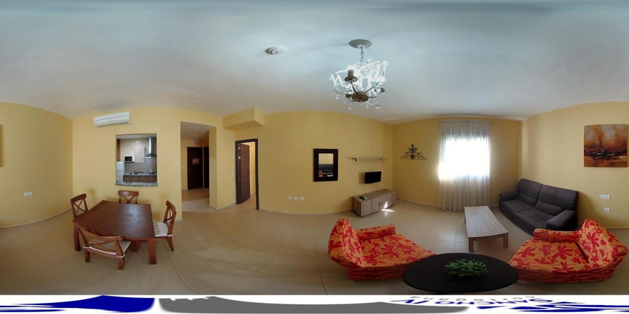 Apartamentos Sancho IV กอร์เตกานา ภายนอก รูปภาพ